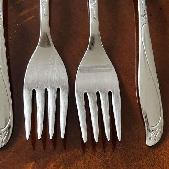 8 Vintage Insico Salad Forks Stainless Flatware Woodlore Interntional Silver - Picture 3 of 10